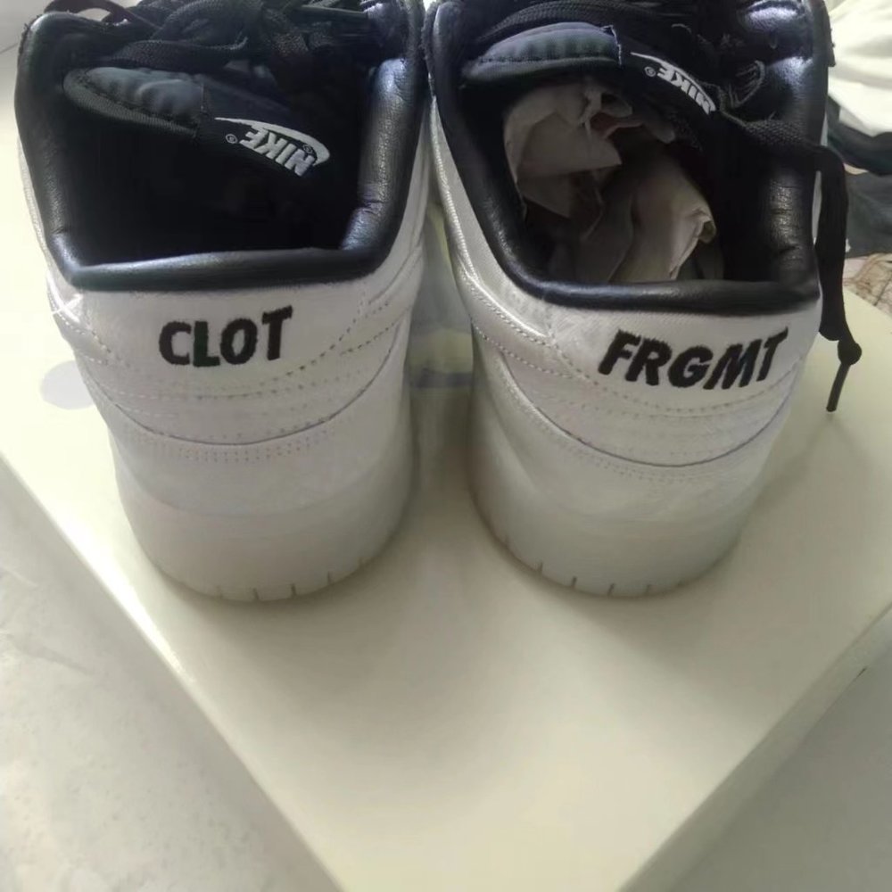 NIKE DUNK LOW - Picture 3 of 4